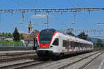 RABe 523 056, auf der S26, durchfährt am 30.05.2023 den Bahnhof Rupperswil.