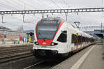 RABe 523 042, auf der S23, verlässt am 16.03.2026 den Bahnhof Rothrist.