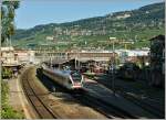 Es ist Zeit: Der Flirt ist gerade in Richtung Villeneuve vom Bahnhof Vevey abgefahren.