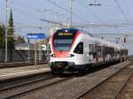 SBB - Triebzug RABe 523 052-4 bei der einfahrt im Bahnhof Wohlen am 11.03.2016