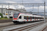 RABe 523 047 verlässt den Bahnhof Zofingen.