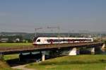 TILO-Flirt auf dem Weg in die Heimat auf der Reussbrcke bei Oberrti am 02.07.2010