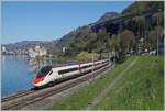 Um den ETR 610 mit dem Château de Chillon auf ein Bild zu bekommen, kommt zu dieser Tageszeit nur ein  Nachschuss  in Frage, denn bei der Rückleistung ist das Licht bereits grenzwertig. 

Im Bild: Ein SBB ETR 610  Pinocchio  ist als EC von Milano Centrale auf dem Weg nach Genève und wurde kurz nach Villeuve fotografiert. 

8. April 2026