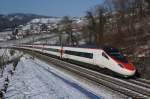 Wegen eines Streckenunterbruchs zwischen Martigny und Sion musste der EC 39 am 3.2.12 via Bern nach Brig und weiter Richtung Italien umgeleitet werden. Hier ist der ETR 610 014 bei Bossire zu sehen.