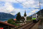 BLS Doppelstocktriebzug RABe 515  Mutz : Diese Züge fahren auch an den Thunersee und bis Interlaken. Hier kommt RABe 515 011 von der Station Leissigen her. 26.Juni 2017. 