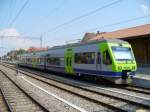 bls - 3 Teiliger NINA 525 006 im Bahnhof von Kerzers am 28.04.2007