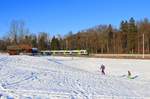 BLS S-Bahnzug auf der Strecke Langnau-Burgdorf durchs Emmental: ein vierteiliger NINA-Zug, der nicht nach Langnau, sondern nach Sumiswald durchfährt. 6.Januar 2017.  