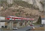 Und der Anschlusszug für den aus Orsières angekommen RABe 533 701 erreicht auch schon den Bahnhof von Sembrancher. Die beiden TMR Region Alpes NINA RABe 525 039 und 525 040 sind als RE 82 26121 auf der Fahrt von Le Châble nach Martigny und fahren über die  Sembrancher -Brücke.


24. Januar 2026  