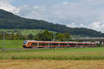 RABe 526 220 Traverso der SOB fährt Richtung Bahnhof Itingen.