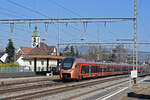 RABe 526 201 Traverso der SOB durchfährt den Bahnhof Rupperswil.