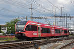 RABe 526 284-0 durchfährt als Dienstfahrt den Bahnhof Pratteln.