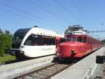 Leichttriebwagen unter sich. RAe 4/8 1021 und RABe 526 012 in Ermatingen. 