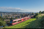 Ex BLS/RM RABe 526 265 hat am 21. August 2016 mit einem zweiten GTW vor kurzem den Bahnhof von Biel verlassen und fährt jetzt über der Stadt als Regio nach Sonceboz-Sombeval und einzeln weiter nach La Chaux-de-Fonds bzw. Moutier. Die Züge sollen nach einer Revision mittelfristig zu Thurbo kommen, wo sie die GTW der ersten Generation ablösen werden.
An der Front wurden einige kleinere Schmierereien digital entfernt - fleckig war sie aber schon vorher.