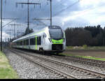 BLS - Triebzug RABe 528 111 unterwegs bei Lyssach als Regio nach Burgdorf - Langnau am 09.04.2022