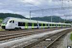 Die neue MIKA S-Bahn Version RABe 528 204 die am 22.6.23 in Brenzikofen abgestellt ist.