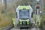 Der Lötschbeger RABe 535 102  Schüpfheim  am 30.10.22 nach der Abfahrt in Lattigen b. Spiez.