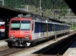 SBB - NPZ Regio nach Neuchatel mit Triebwagen RBDe 4/4 560 081-2 am Schluss im Bahnhof von Biel / Bienne am 30.05.2009