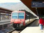 SBB - Triebwagen RBDe 4/4 560 112-5 unterwegs im Bahnhof Biel am 02.04.2010