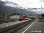 Der RBDe 560 120 ''Netstal'' erreichte am 16.4.06 Glarus als RE 3988 ''Glarner Sprinter'' nach Zrich HB