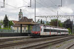 RBDe 560 206-5, auf der S29, wartet am 12.05.2023 beim Bahnhof Rupperswil.