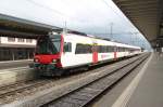 Modernisierter Regio RBDe 560DO(Domino)nach Ziegelbrcke im Bhf.Landquart.Der Niederflur Mittelwagen ist von Bombadier neu gebaut worden.16.04.12