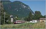 Der Ragion Alps Regionalzug 6115 nach Brig beim Château de la Porte de Scex.

1. Juli 2019