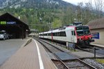 Eine Spezialitt im diesjhrigen Fahrplan sind ein Zugpaar am Morgen und eines am Mittag von Solothurn nach Gnsbrunnen und zurck. Bei den zwei Zusatzzgen gengte ein zweiteiliger Domino (der einzige Domino welcher planmssig nur 2-teilig verkehrt). RBDe 560 246-1 und ABt 50 85 39-43 823-6 als Regio 7546 beim Zwischenhalt in Oberdorf, 15.04.2016.