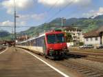 Ein NPZ als S 3 nach Brunnen am 27.08.2008 bei der Ausfahrt aus Schwyz.