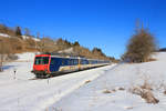 Die französische Strecke Les Verrières - Pontarlier: Der SBB-Zug (Triebwagen 562 001) fährt von Pontarlier aus auf die Jura-Höhe zur Schweizergrenze hinauf.