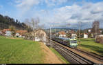 Ein RBDe 566 II durchfährt am 25. Dezember 2019 als Regio Hasle-Rüegsau - Thun den Bahnhof Schafhausen im Emmental.
