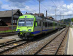 BLS - Regio nach Laupen bei der einfahrt in Langnau an der Spitze der Triebwagen RBDe 4/4 565 726-1 im Bhf.