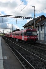 HIer fhrt ein NPZ der BLS als S4 nach Langnau am 9.10. in Hindelbank ein.