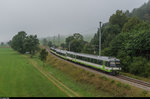 Ein Ausflug in's Val de Travers.<br>
Am 6. August 2016 wollte ich einige Bilder des grünen TransN RBDe-Pendels machen. Dieser Zug wird derzeit nur am Samstag und Sonntag für je zwei Hin- und Rückfahrten Buttes - Neuchâtel - Buttes eingesetzt, ansonsten kommen DOMINO-Züge der SBB und TransN-FLIRT zum Einsatz.<br><br>
Der Tag war wunderbar sonnig, doch das Val de Travers lag ab Noiraigue unter einer dichten Nebeldecke. So entstand das erste Bild des Tages vom in Richtung Neuchâtel fahrenden Pendel bei Travers im Nebel.