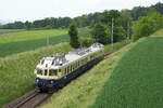 Der BCFe 4/6 736  Leichttriebzug  BLAUER PFEIL  auf Sonderfahrt bei Lommiswil auf der ehemaligen SMB am 21.