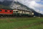 BDe 576 056-6 erreicht am 18.9.10 Erstfeld, whrend sich im Hintergrund eine Re 6/6 auf den Weg Richtung Art-Goldau macht.