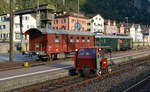 Gotthard-Bahntage: Die Motordraisine fährt heim ins Depot Erstfeld. Im Hintergrund steht ebenso zur Abfahrt in die Remise bereit der BDe 4/4 1646 mit einem Mannschaftswagen. 18.09.2021.