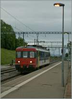 Der RBe 540 016-3 als Regionalzug 4315 beim Halt in Vauderens am 27.