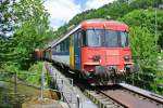 Ex. SBB RBe 540 006-4 und ex. SBB BDe 4/4 Nr. 651 warten in Klus auf ihr weiteres Schicksal, 27.05.2015.