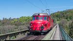 Knapp 10 Minuten nach dem Doppelpfeil kam dann am 30. April 2017 der OeBB RBe 2/4 202 wieder aus Stein am Rhein zurück und überquert die Thurbrücke Ossingen in Richtung Winterthur.