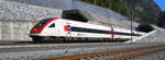 Am Nordportal des Gotthard-Basistunnels (GBT) konnte am Ostermontag, 18.04.2022, der abwechslungsreiche Reiseverkehr aus bunten Extrazügen, hier der RABDe 500 ICN  Robert Walser  94 85 0 500