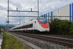 RABe 501 027-3 Giruno fährt Richtung Bahnhof Itingen. Die Aufnahme stammt vom 28.08.2021.
