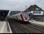 SBB - Triebzug 502 007-3 bei der durchfahrt im Bahnhof von Solothurn am 05.02.2021