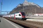 Mit dem neuen Fahrplan(ab 15.12.13)fahren auch Stadler Dosto Triebzüge(KISS) zwischen Chur und Zürich HB.Hier ein RE nach Chur bei der Ausfahrt in Sargans/SG.