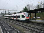 SBB - Triebzug RABe 521 024 im Bahnhof von Liestal am 23.12.2017