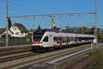 RABe 521 028, auf der S26, durchfährt am 27.10.2022 den Bahnhof Rupperswil.