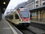 SBB - Triebzug RABe 523 066 im Bahnhof von Olten als RE nach Luzern am 23.12.2017