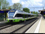 TransN - RABe 523 077 als Aushilfe bei der SBB unterwegs als Regio von Olten nach Biel im Bahnhof Grenchen Süd am 01.05.2022