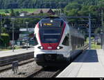 SBB - Triebzug RABe 523 069 bei der einfahrt in den Bahnhof von Laufen am 03.07.2022