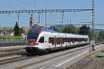 RABe 523 007, auf der S26, durchfährt den Bahnhof Rupperswil. Die Aufnahme stammt vom 12.05.2022.