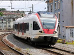 SBB - Triebzug RABe 523 022 bei der einfahrt im Bahnhof Lausanne am 04.06.2016